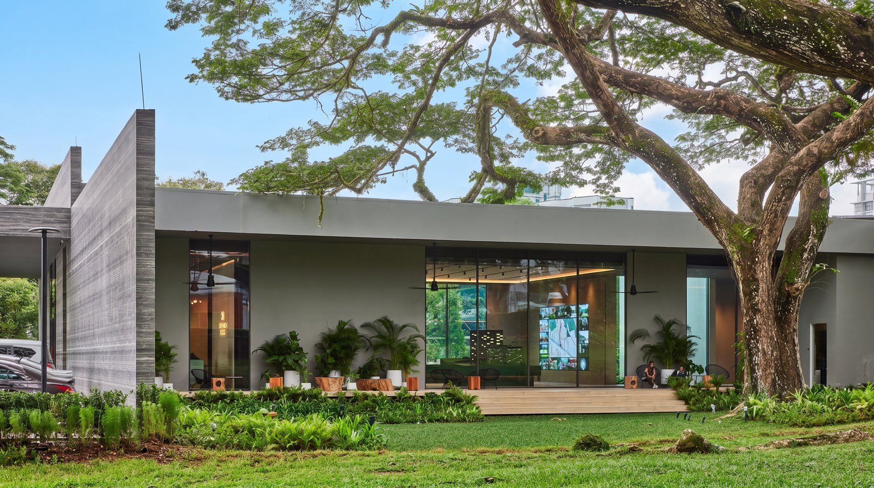 image of DUNEARN HOUSE SHOW GALLERY