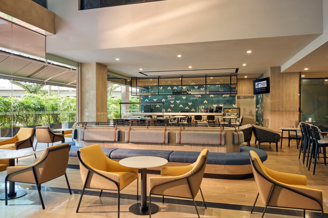 image of HOLIDAY INN EXPRESS & SUITES NOVENA