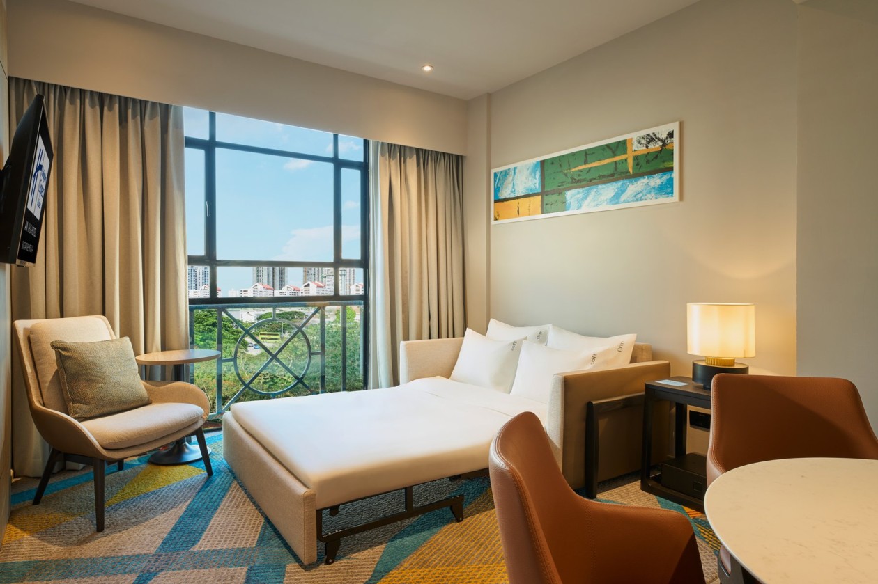 image of HOLIDAY INN EXPRESS & SUITES NOVENA