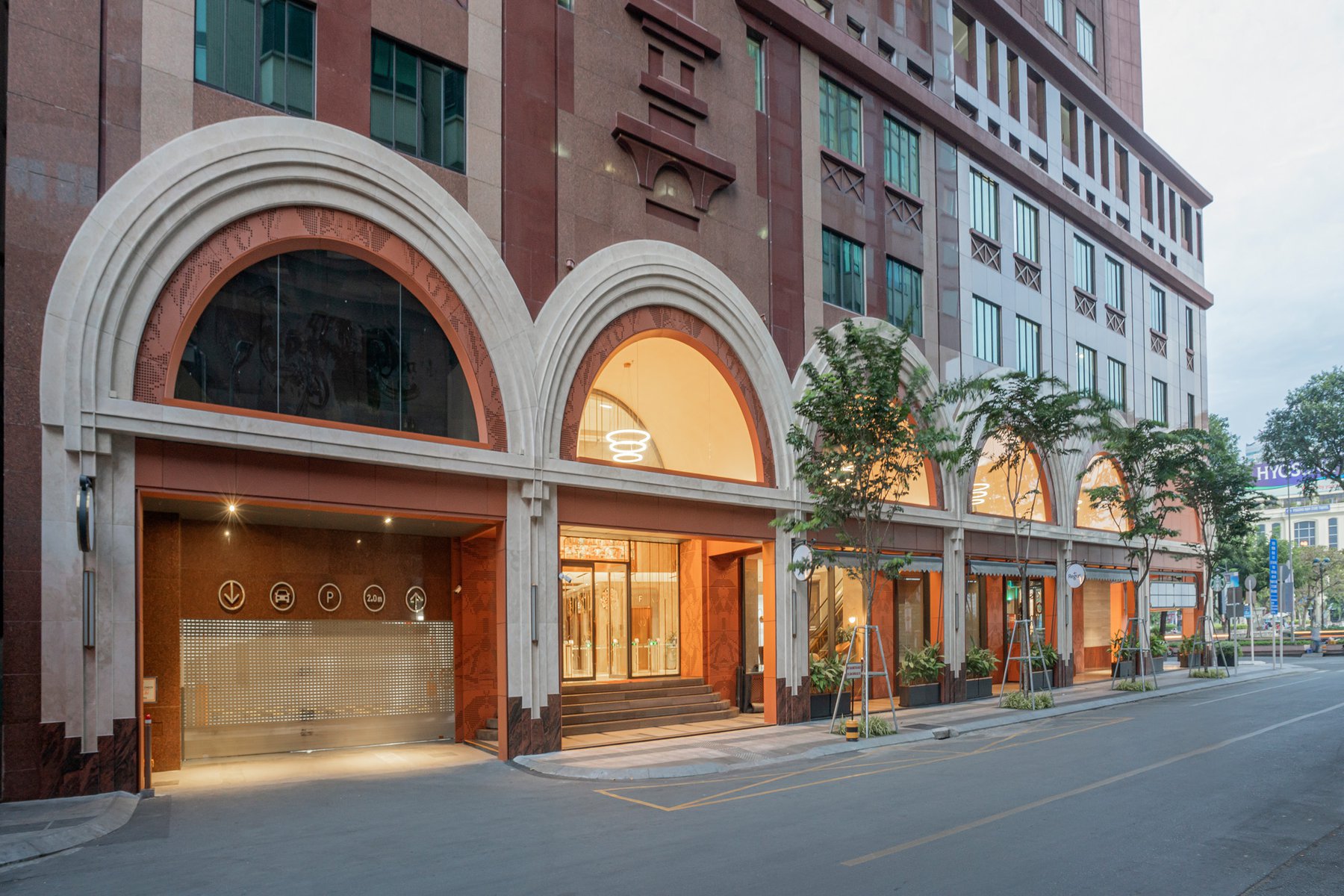 image of MELINH POINT